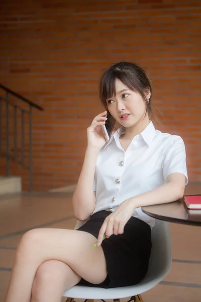 Portré Thai Felnőtt Diák Egyetemi Egyenruha Gyönyörű Lány Hívja Okos — Stock Fotó