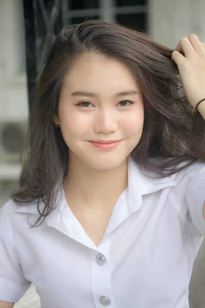 Cina Thai Gadis Kantor Dewasa Kemeja Putih Santai Dan Tersenyum — Stok Foto