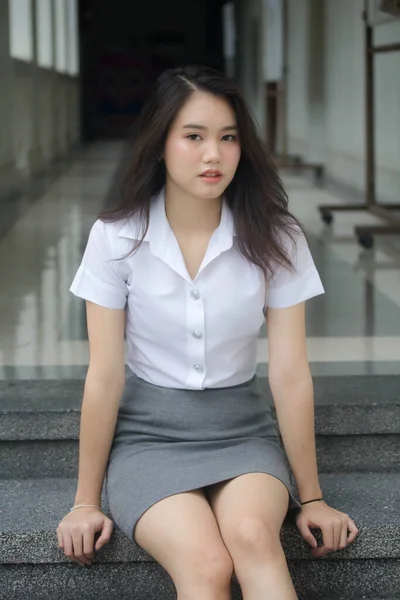 Tailandês China Adulto Escritório Menina Camisa Branca Relaxar Sorrir — Fotografia de Stock