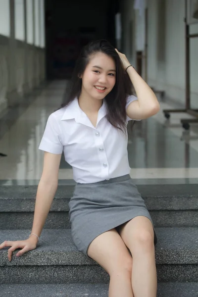 Thai China Adult Office Girl Weißes Hemd Entspannen Und Lächeln — Stockfoto