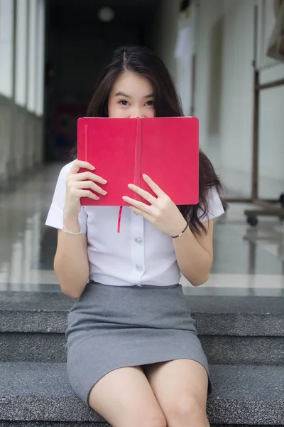 Thai Volwassen Student Universiteit Uniform Mooi Meisje Lees Rood Boek — Stockfoto