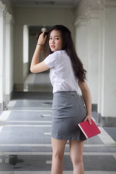 Thai Vuxen Student Universitet Uniform Vacker Flicka Promenad Avslappnad Och — Stockfoto