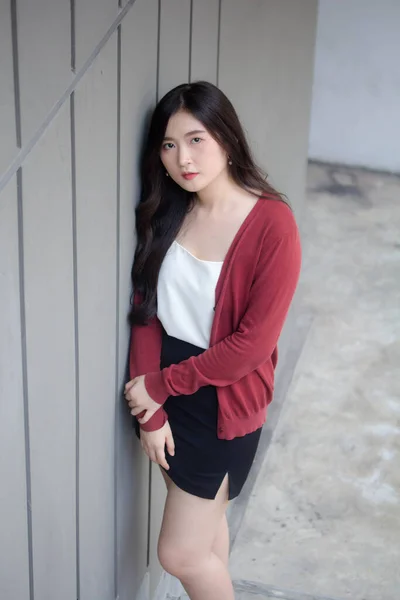 Portrait Von Erwachsenen Erwachsenen Thailänderinnen Weißes Hemd Entspannen Und Lächeln — Stockfoto