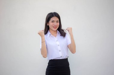 Taylandlı yetişkin öğrenci üniforması. Harika bir kız.