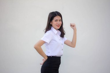 Taylandlı yetişkin öğrenci üniforması. Harika bir kız.