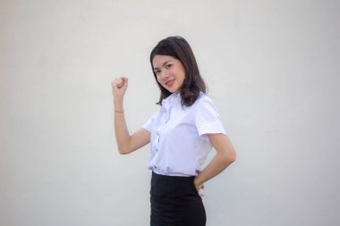 Taylandlı yetişkin öğrenci üniforması. Harika bir kız.