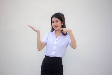 Taylandlı yetişkin üniversite üniforması güzel kız elini göster.