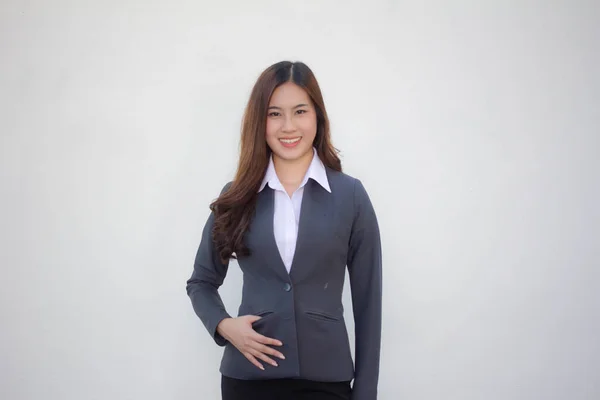 Тайська Дівчина Дорослих Офіс Біла Сорочка Розслабляється Посміхається — стокове фото