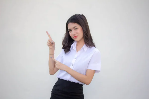 Tailandês Adulto Estudante Universidade Uniforme Bela Menina Apontando — Fotografia de Stock