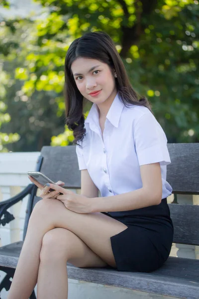 Tailandese Adulto Studente Università Uniforme Bella Ragazza Relax Sorriso — Foto Stock