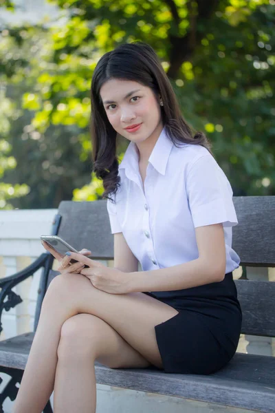 Tailandese Adulto Studente Università Uniforme Bella Ragazza Relax Sorriso — Foto Stock