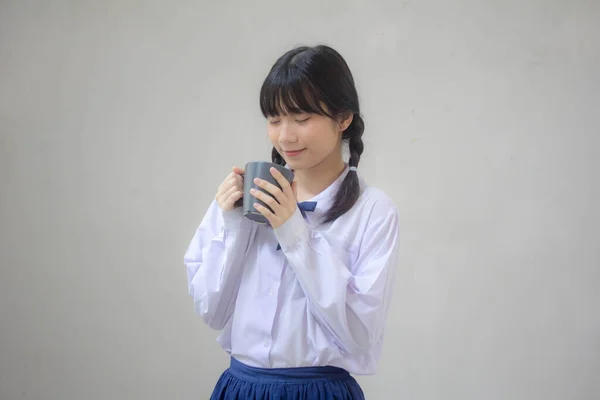 Retrato Tailandés Estudiante Secundaria Uniforme Hermosa Chica Bebiendo Café —  Fotos de Stock