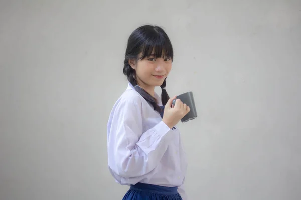 Retrato Tailandês Estudante Uniforme Menina Bonita Bebendo Café — Fotografia de Stock