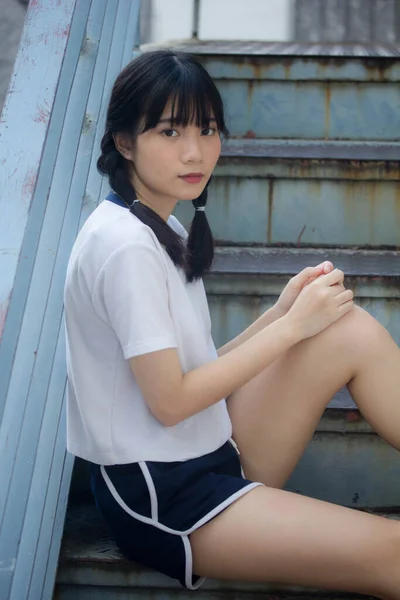 Thai Tiener Mooi Meisje Japanse Sport Student Uniform Gelukkig Ontspannen — Stockfoto