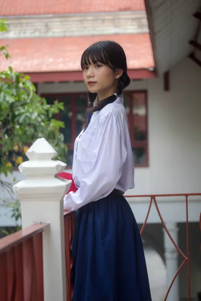 Tailandês Estudante Ensino Médio Uniforme Adolescente Linda Menina Feliz Relaxar — Fotografia de Stock