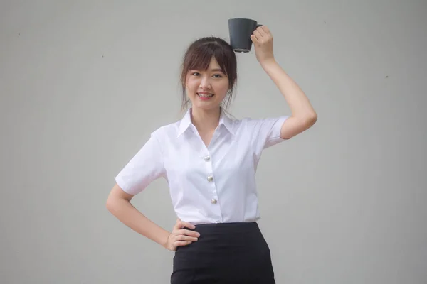 Porträtt Thai Vuxen Student Universitet Uniform Vacker Dricka Kaffe — Stockfoto