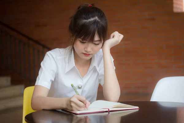 Retrato Tailandés Estudiante Adulto Universidad Uniforme Hermosa Chica Escribir Libro — Foto de Stock