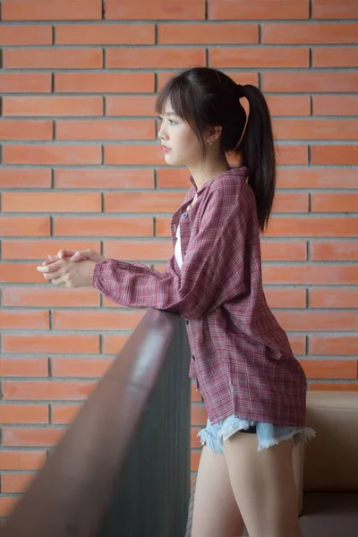 Ásia Tailandês Japonês Adolescente Branco Shirt Bela Menina Feliz Relaxar — Fotografia de Stock