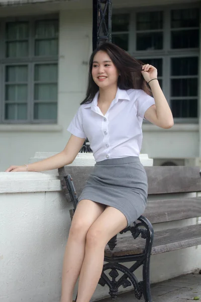 Tailandês China Adulto Escritório Menina Camisa Branca Relaxar Sorrir — Fotografia de Stock