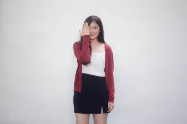 Taylandlı yetişkin kadın portresi XI beyaz gömlek. Bakma.