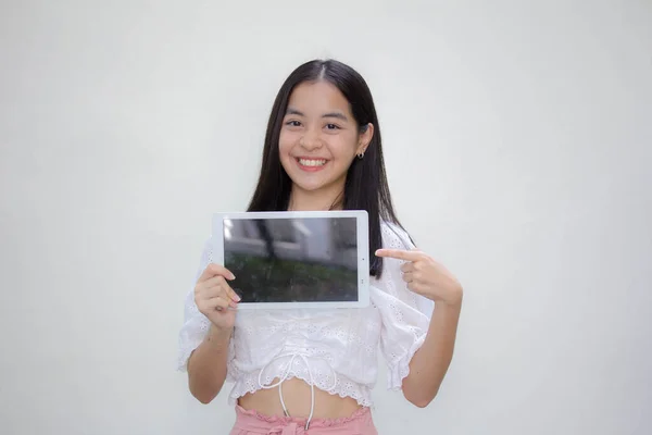 Asiatisch Thai Teen Weiß Shirt Hübsch Mädchen Zeigen Sie Tablet — Stockfoto