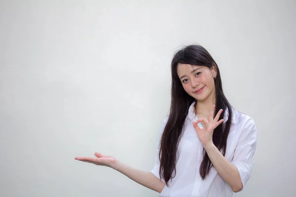 Retrato Tailandês Adulto Trabalhando Mulheres Branco Camisa Mostrar Mão — Fotografia de Stock