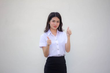 Taylandlı yetişkin üniversite üniforması gibi güzel bir kız.