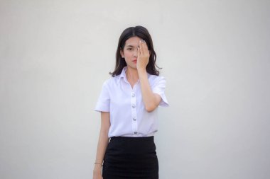 Taylandlı yetişkin üniversite üniforması. Güzel bir kız.