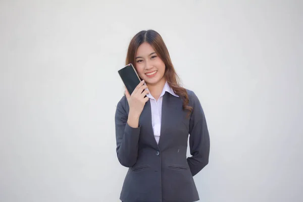 Portrait Thai Adult Office Girl Show Her Phone Smile — Stock Photo, Image