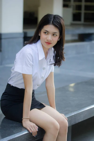 Thai Adulte Étudiant Université Uniforme Belle Fille Détendre Sourire — Photo