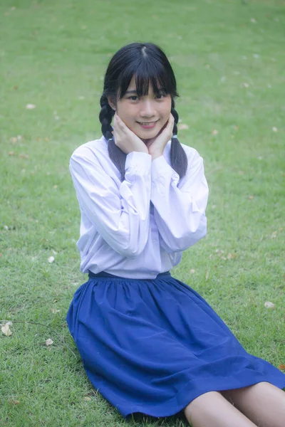 Portret Van Thaise Middelbare School Student Uniform Tiener Mooi Meisje — Stockfoto