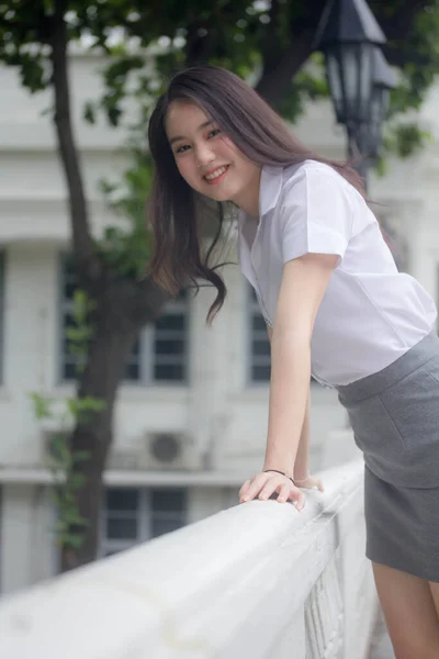 Tailandês China Adulto Escritório Menina Camisa Branca Relaxar Sorrir — Fotografia de Stock