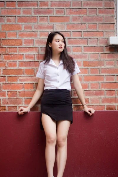 Thai Adulte Étudiant Université Uniforme Belle Fille Détendre Sourire — Photo