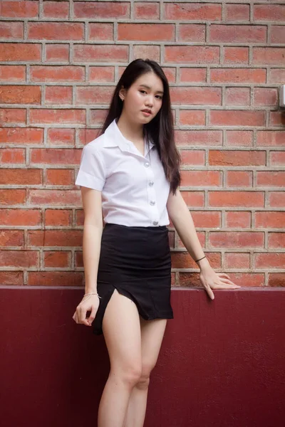 Thai Adulte Étudiant Université Uniforme Belle Fille Détendre Sourire — Photo