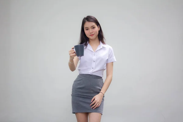 Portré Thai Porcelán Felnőtt Irodai Lány Fehér Ing Ivás Kávé — Stock Fotó