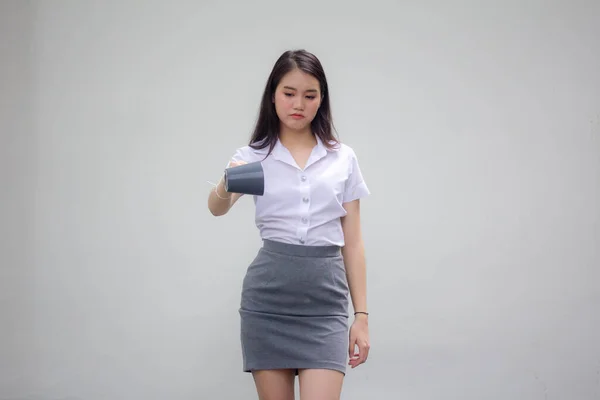 Portret Van Thai China Volwassen Kantoor Meisje Wit Shirt Drinken — Stockfoto