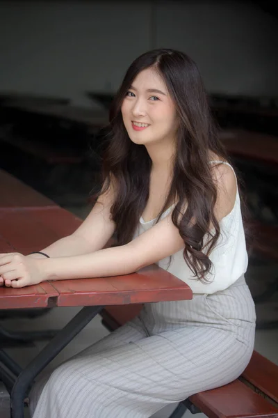 Porträt Thai China Adult Office Girl Weißes Hemd Entspannen Und — Stockfoto