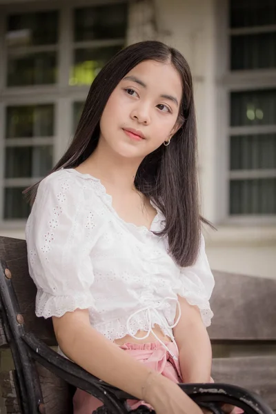 Asiático Tailandés Adolescente Color Camiseta Hermosa Chica Sonrisa Relajarse Estilo — Foto de Stock