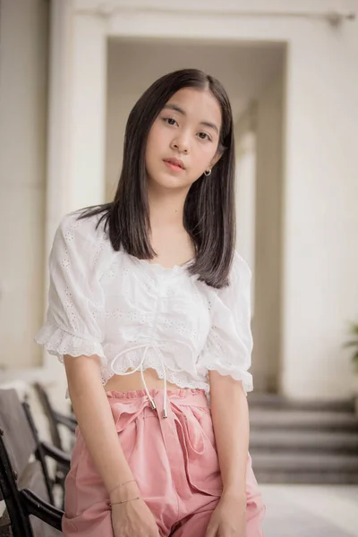 Asia Thai Teen Colore Shirt Bella Ragazza Sorriso Relax Stile — Foto Stock