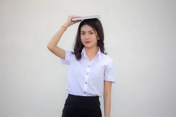 Tailandês Adulto Estudante Universidade Uniforme Bela Menina Ler Vermelho Livro — Fotografia de Stock