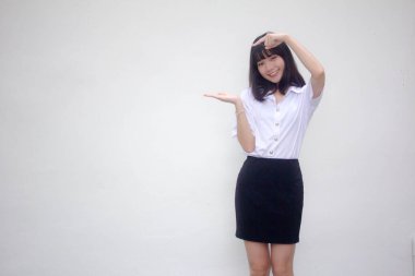 Taylandlı yetişkin üniversite üniforması güzel kız elini göster.