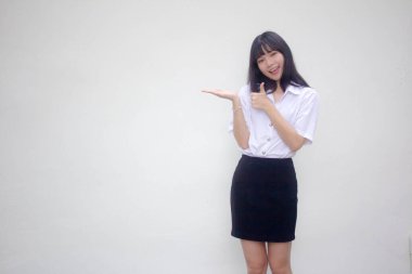 Taylandlı yetişkin üniversite üniforması güzel kız elini göster.