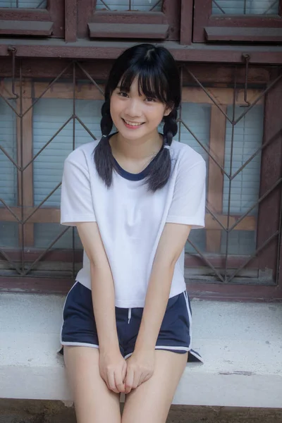 Thajská Teen Krásná Dívka Japonské Sportovní Studentské Uniformě Šťastný Relaxovat — Stock fotografie
