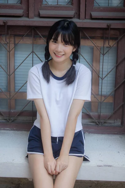 Thai Adolescent Belle Fille Japonais Sport Étudiant Uniforme Heureux Détendre — Photo