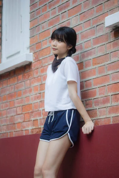 Thajská Teen Krásná Dívka Japonské Sportovní Studentské Uniformě Šťastný Relaxovat — Stock fotografie