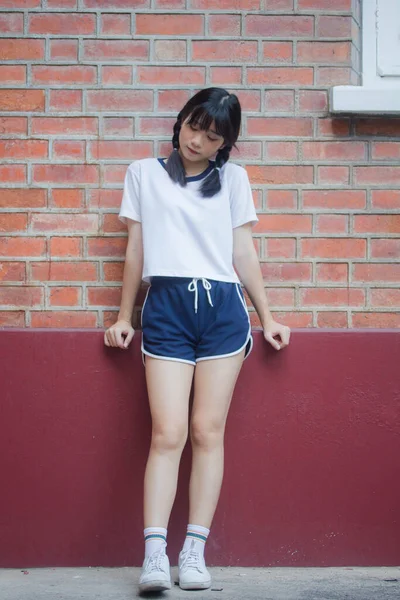 Thai Adolescent Belle Fille Japonais Sport Étudiant Uniforme Heureux Détendre — Photo