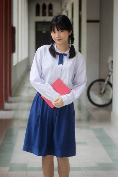 Thai Middelbare School Student Uniform Tiener Mooi Meisje Gelukkig Ontspannen — Stockfoto