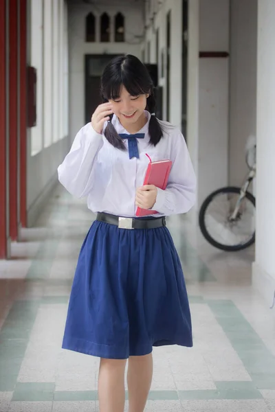 Tailandês Estudante Ensino Médio Uniforme Adolescente Linda Menina Feliz Relaxar — Fotografia de Stock