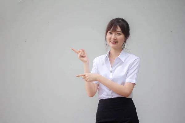 Tailandês Adulto Estudante Universidade Uniforme Bela Menina Apontando — Fotografia de Stock