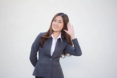 Taylandlı yetişkin ofis kızı portresi.